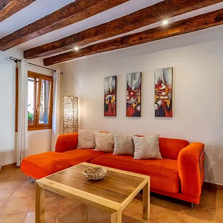 San Jordi By Sealand * Pollença