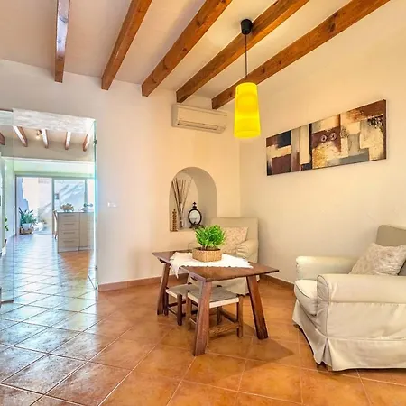 San Jordi By Sealand * Pollença